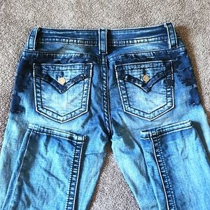 🥰HP🥰 EUC Miss Me: Signature Skinny Stretch Jean, Dark/Light contrasted wash
